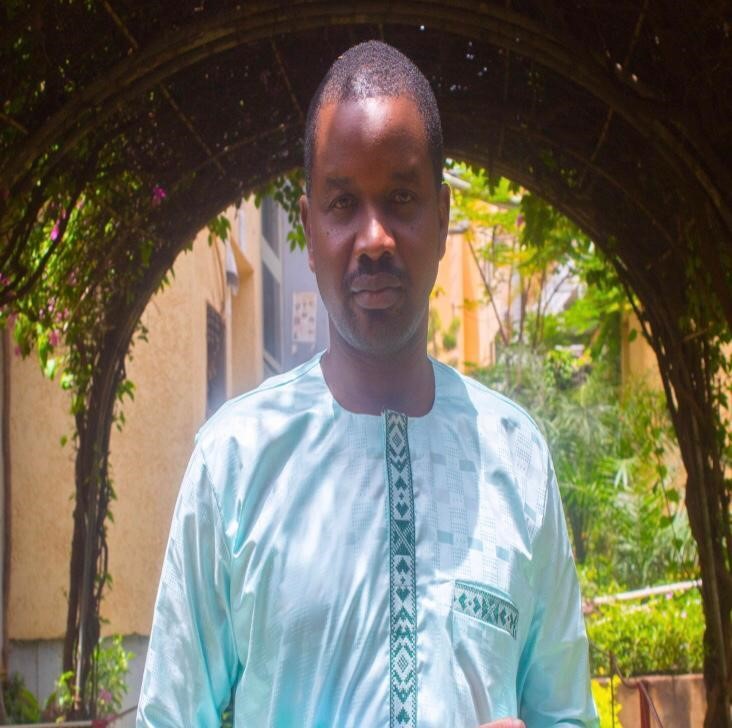 Dr. Aboubacar S. THISSE KANE, chirurgien-dentiste: "Le détartrage est un soin essentiel pour les dents"